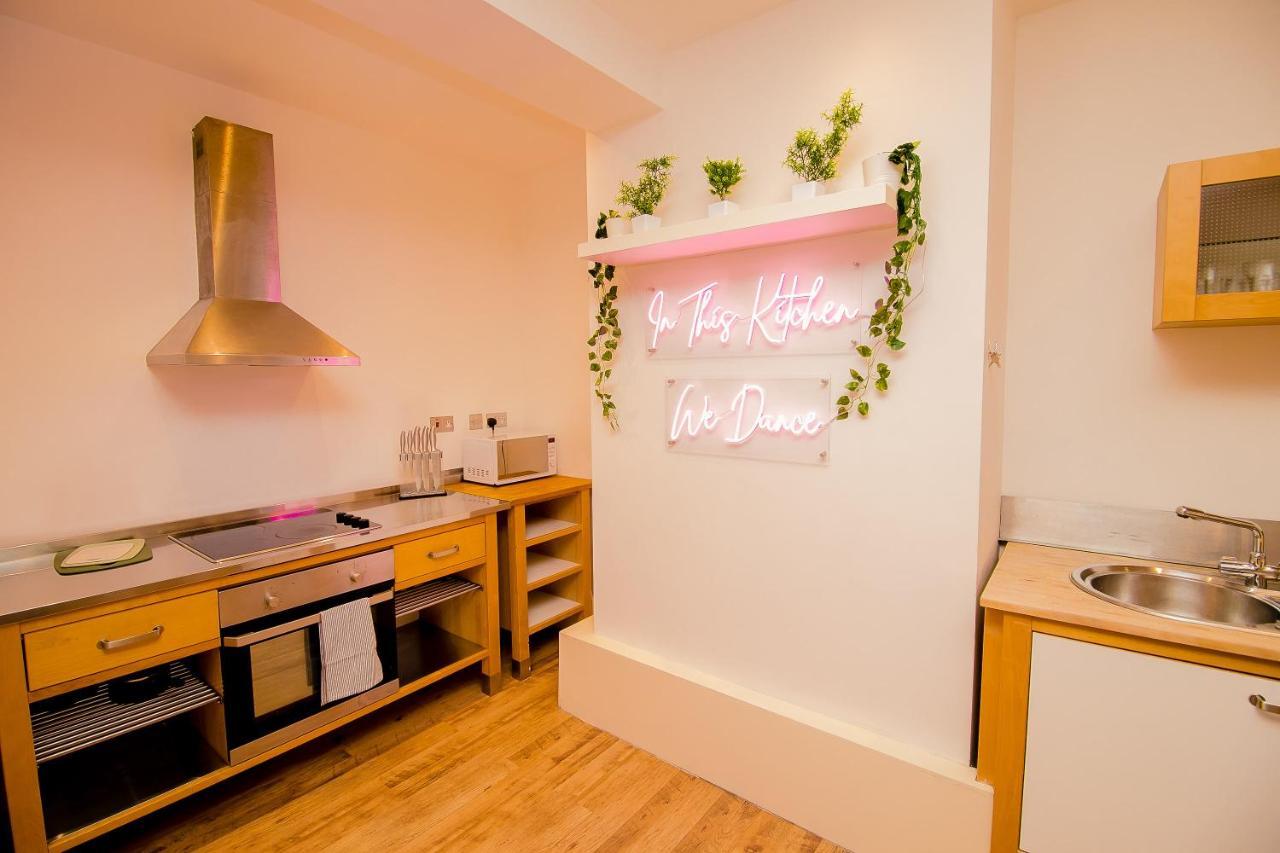 노리치 Unique Warehouse Style Flat - Amazing Location 아파트 외부 사진